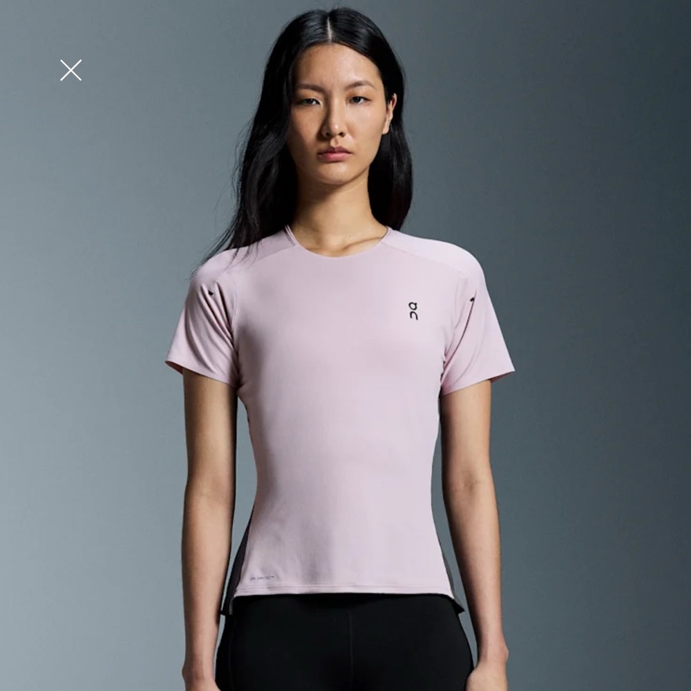 On Running Pink Fitted Performance Tee Size M NWT